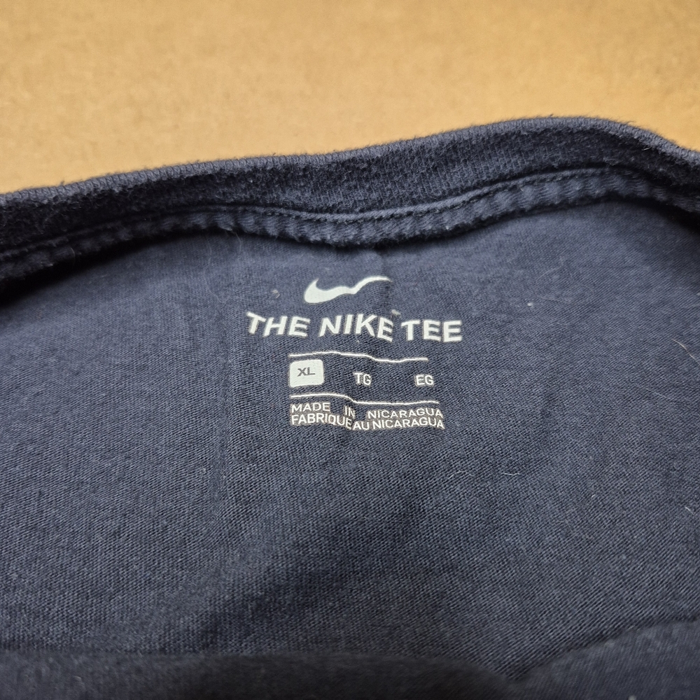 Nike Black T-Shirt with Red Swoosh 2974 - Picture 6 of 6